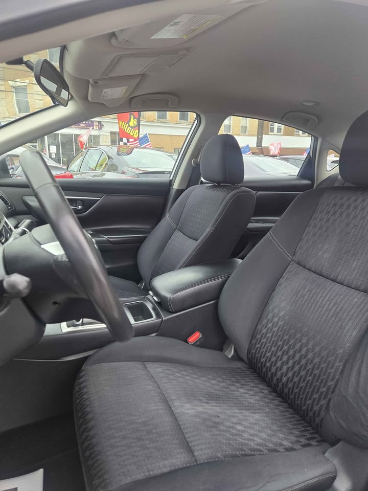 2017 Nissan Altima SV