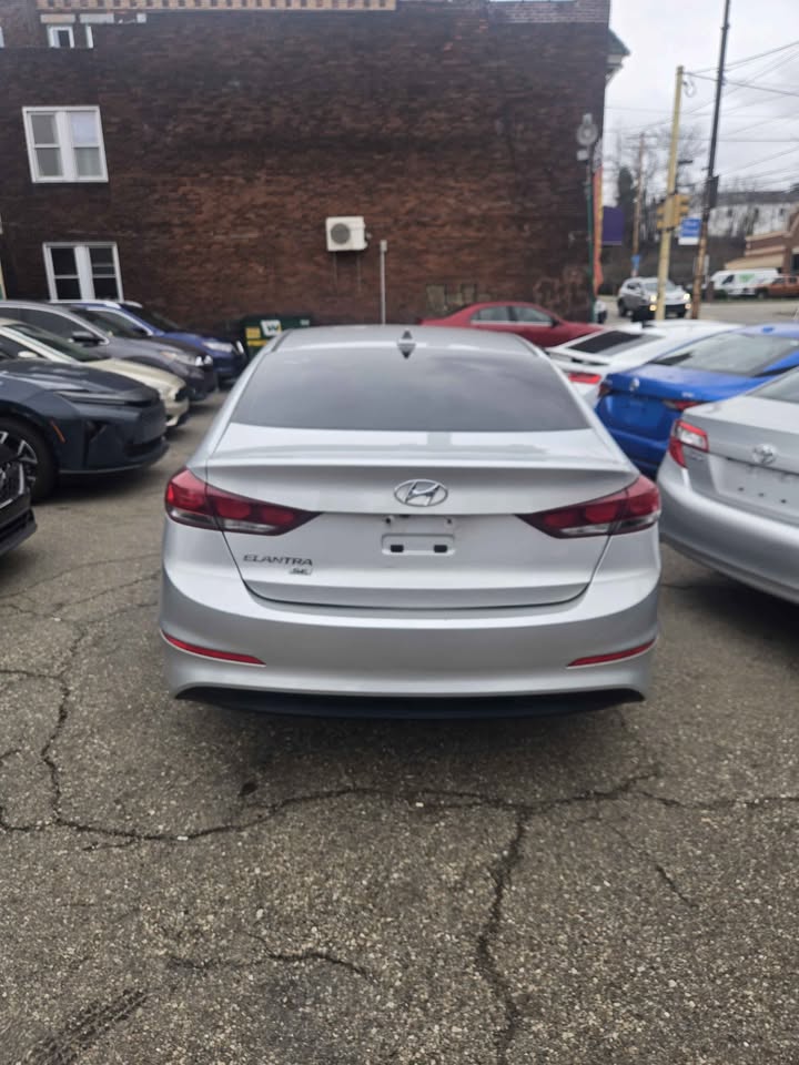 2018 Hyundai Elantra
