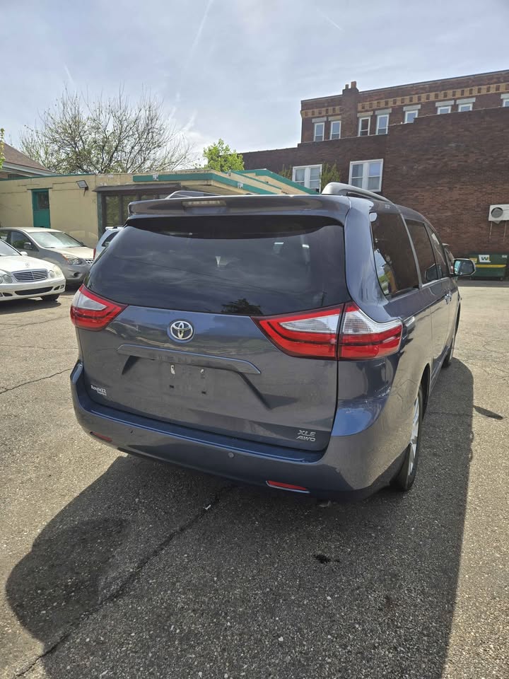 2016 Toyota Sienna
