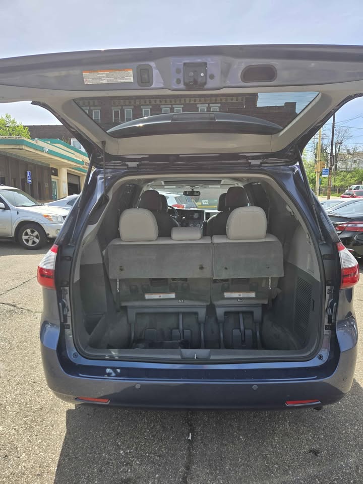 2016 Toyota Sienna