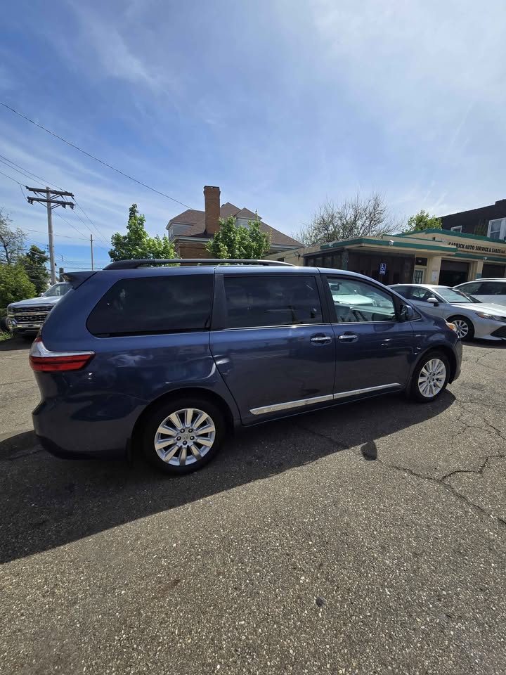 2016 Toyota Sienna