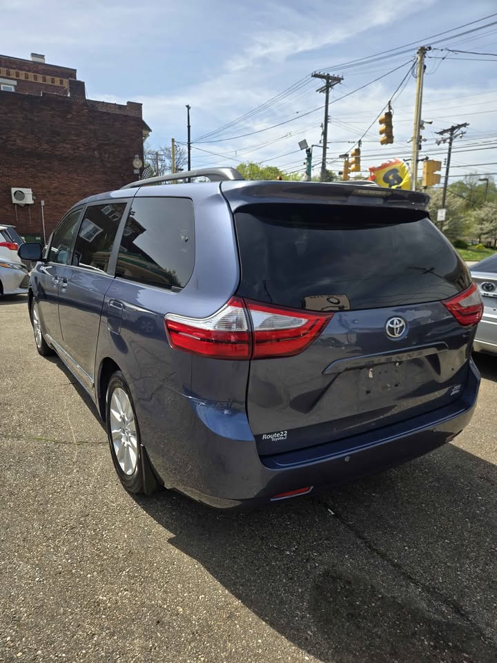 2016 Toyota Sienna