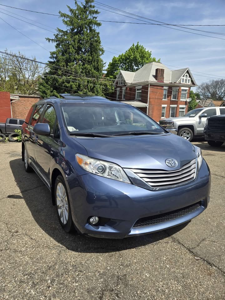 2016 Toyota Sienna
