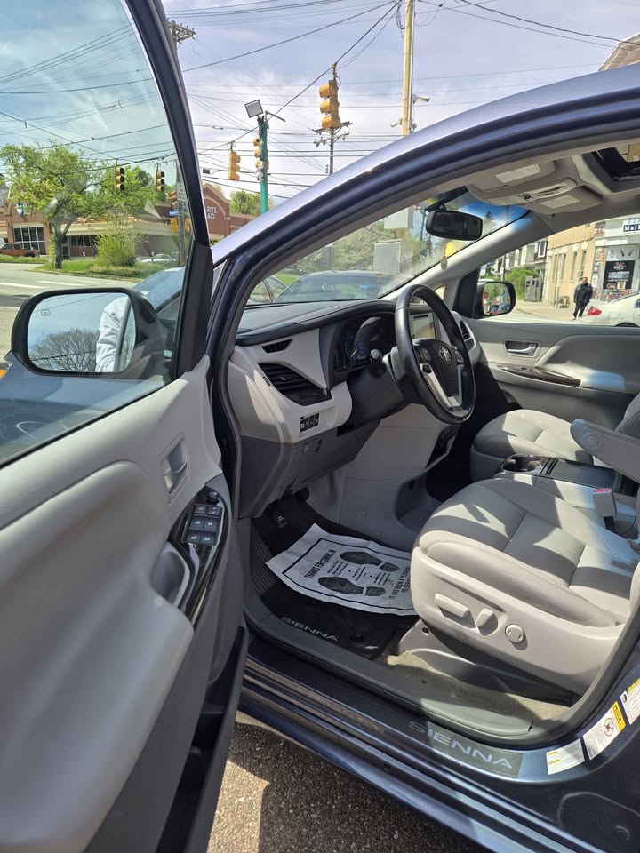 2016 Toyota Sienna