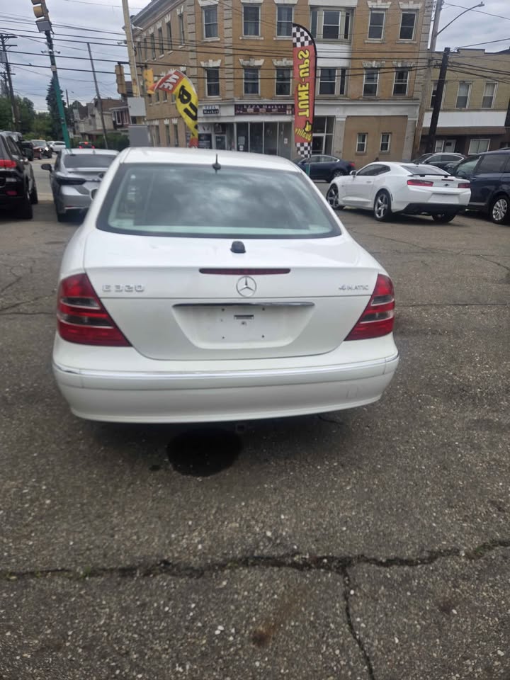 2005 Mercedes-Benz E320