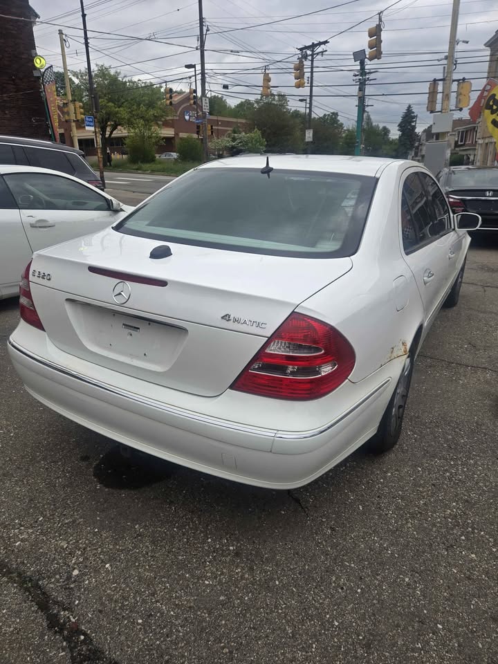 2005 Mercedes-Benz E320
