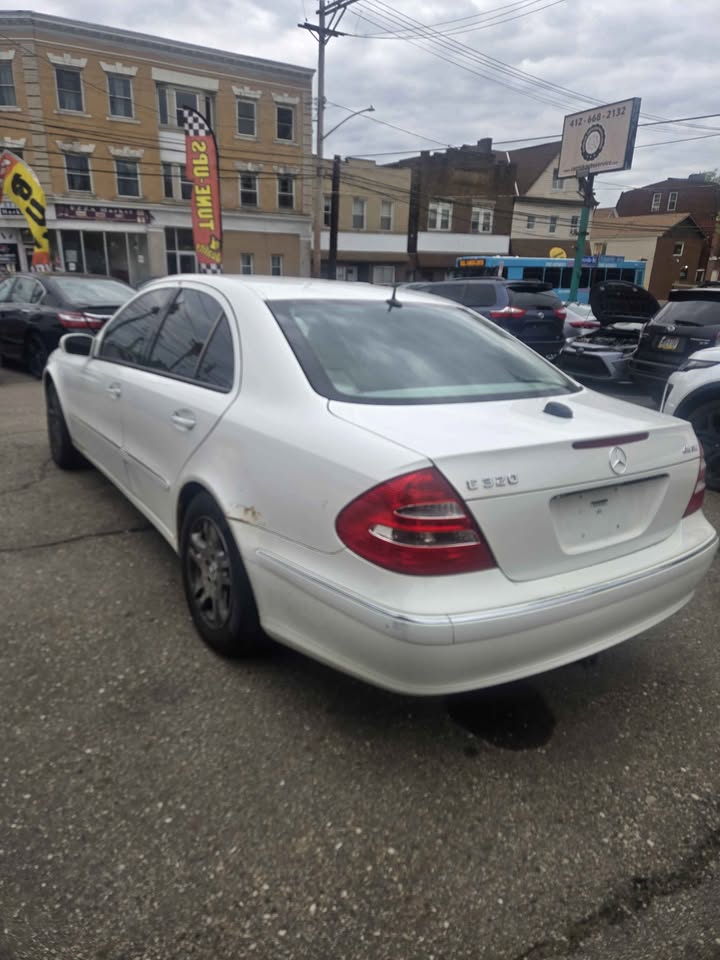 2005 Mercedes-Benz E320