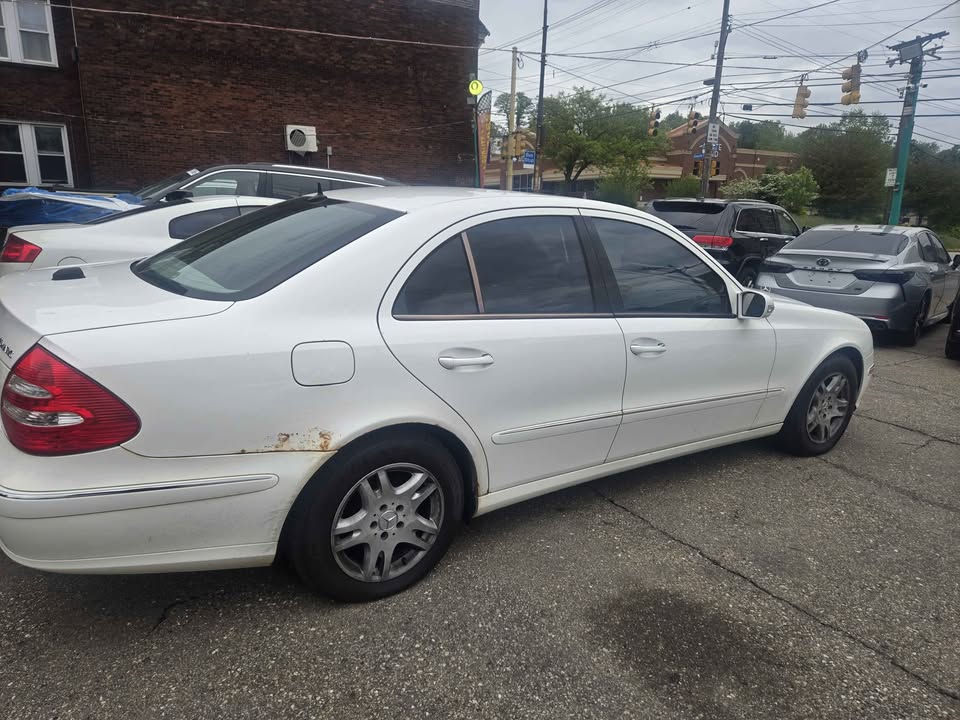 2005 Mercedes-Benz E320