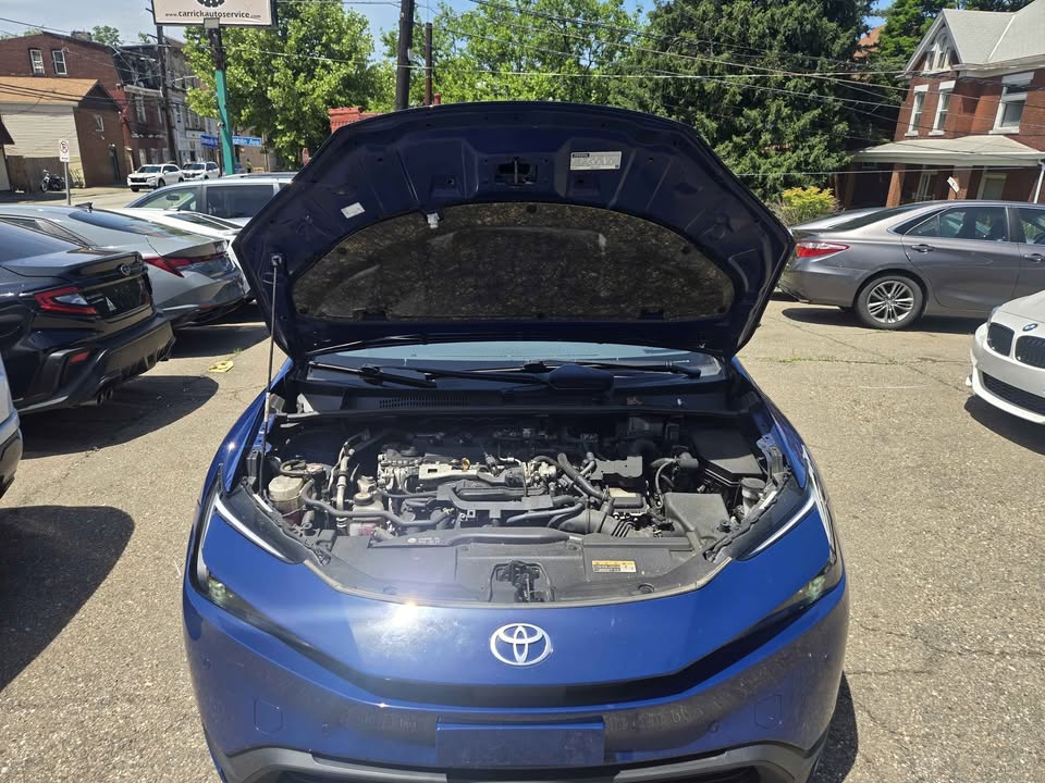 2024 Toyota Prius Hybrid LE