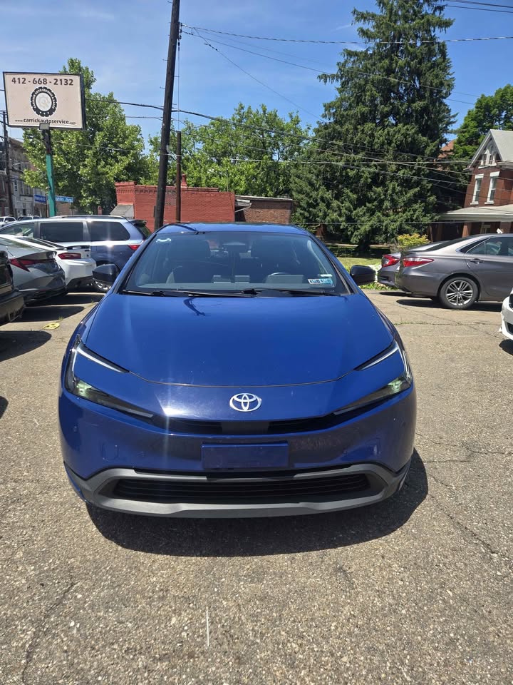 2024 Toyota Prius Hybrid LE